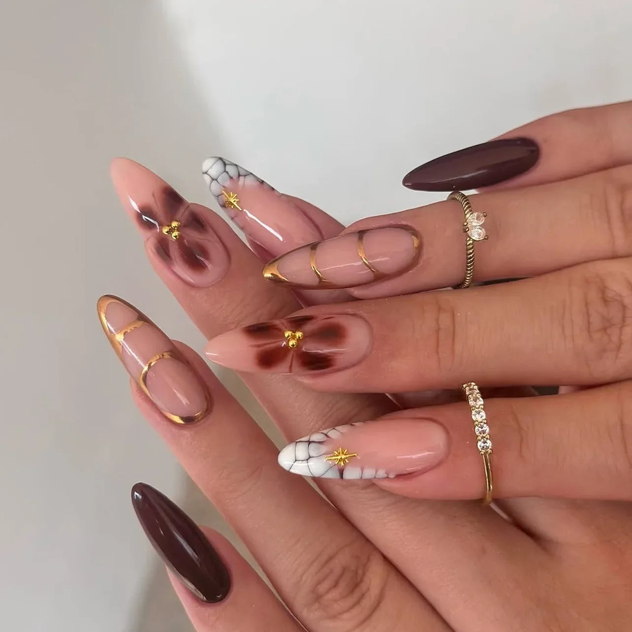 24pcs Golden Smudge Press on Nails Set