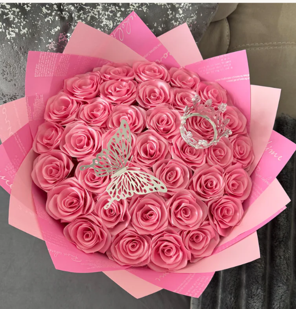 Bouquet Rose Rosa con Corona