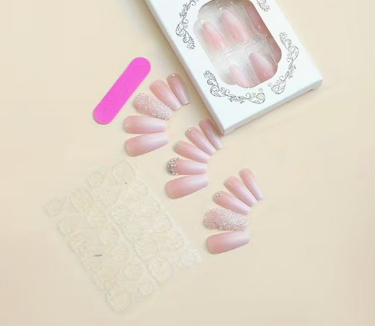 Set unghie press on rosa con limetta e biadesivi inclusi