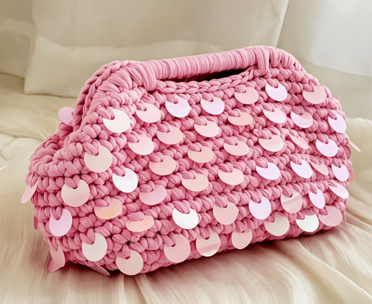 Borsa fatta a mano con paillettes